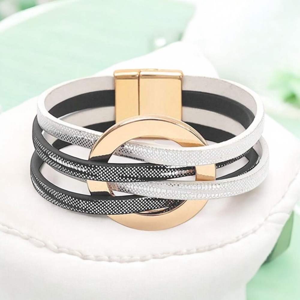 European Elegant Black and White Magnetic Bracelet